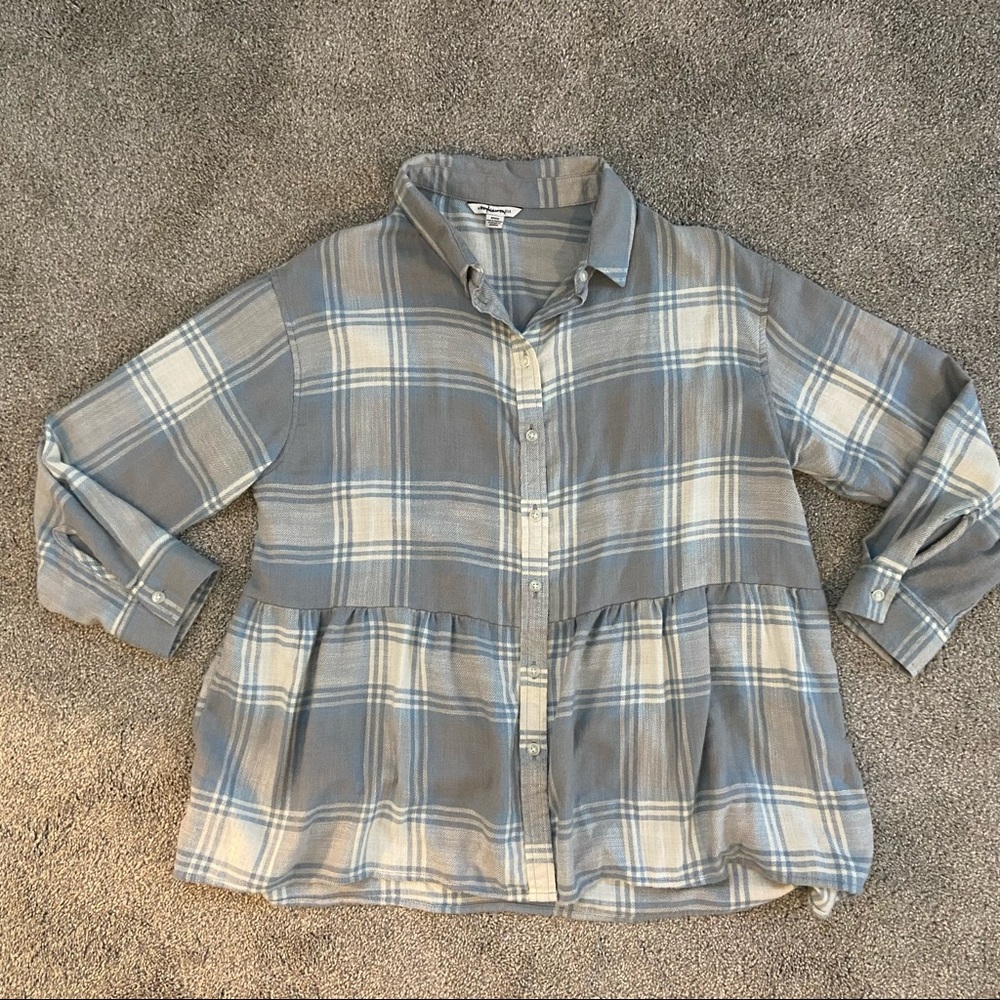 american eagle oversized boxy peplum flannel shirt - size M but could fit size L